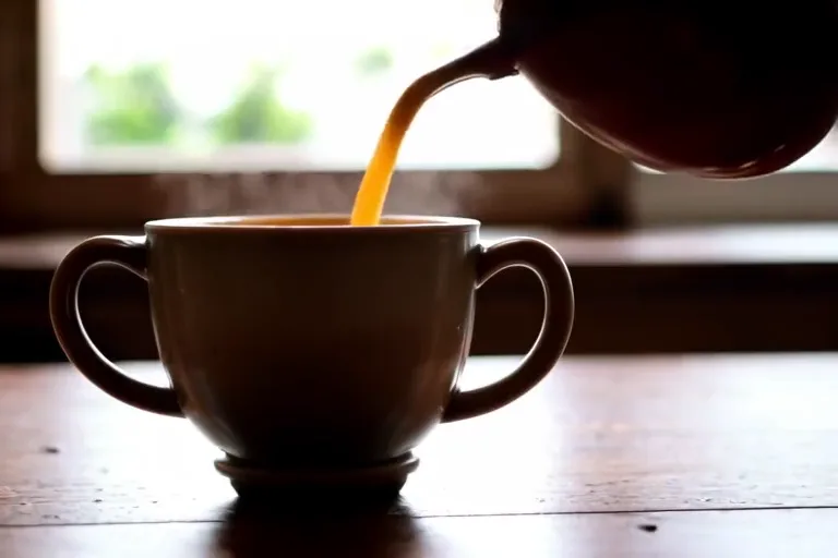 Coffee pour